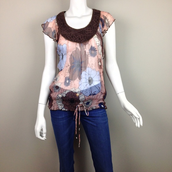 Sugarlips Tops - Sugar Lips 100% Silk Floral Top - Flutter Sleeves